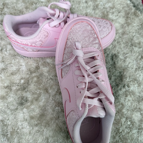 NIKE Pink Lace Women's Sneakers - Picture 10 of 12